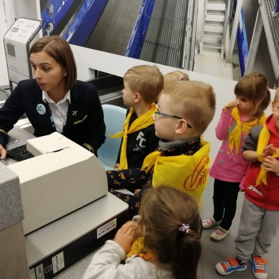 Pszcółki i Sówki z wizytą w Centrum Edukacji Lotniczej Aiport Kraków